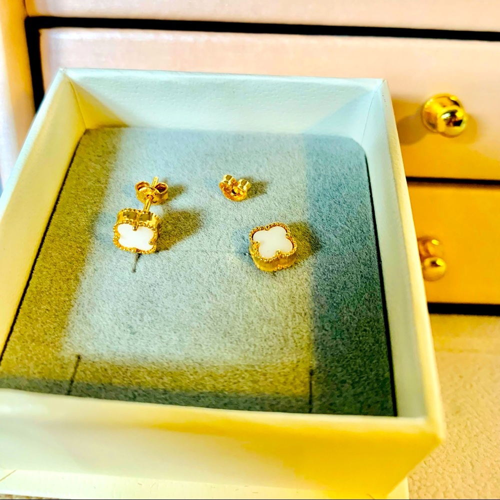 18k solid gold